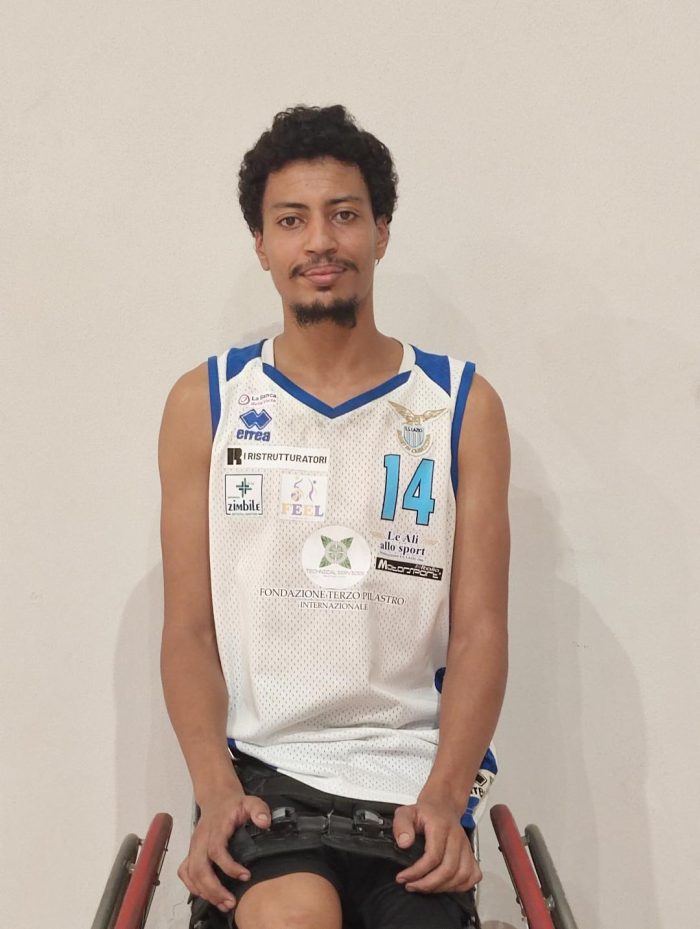 ALA GRANDE    

SALIM CHAKIR 

provienitene dalle “Volpi Rosse” serie A